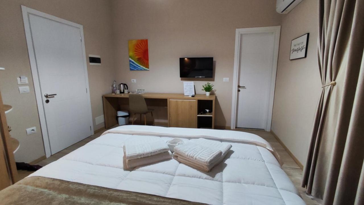 Elvish Garden Boutique B&B Берат Екстер'єр фото