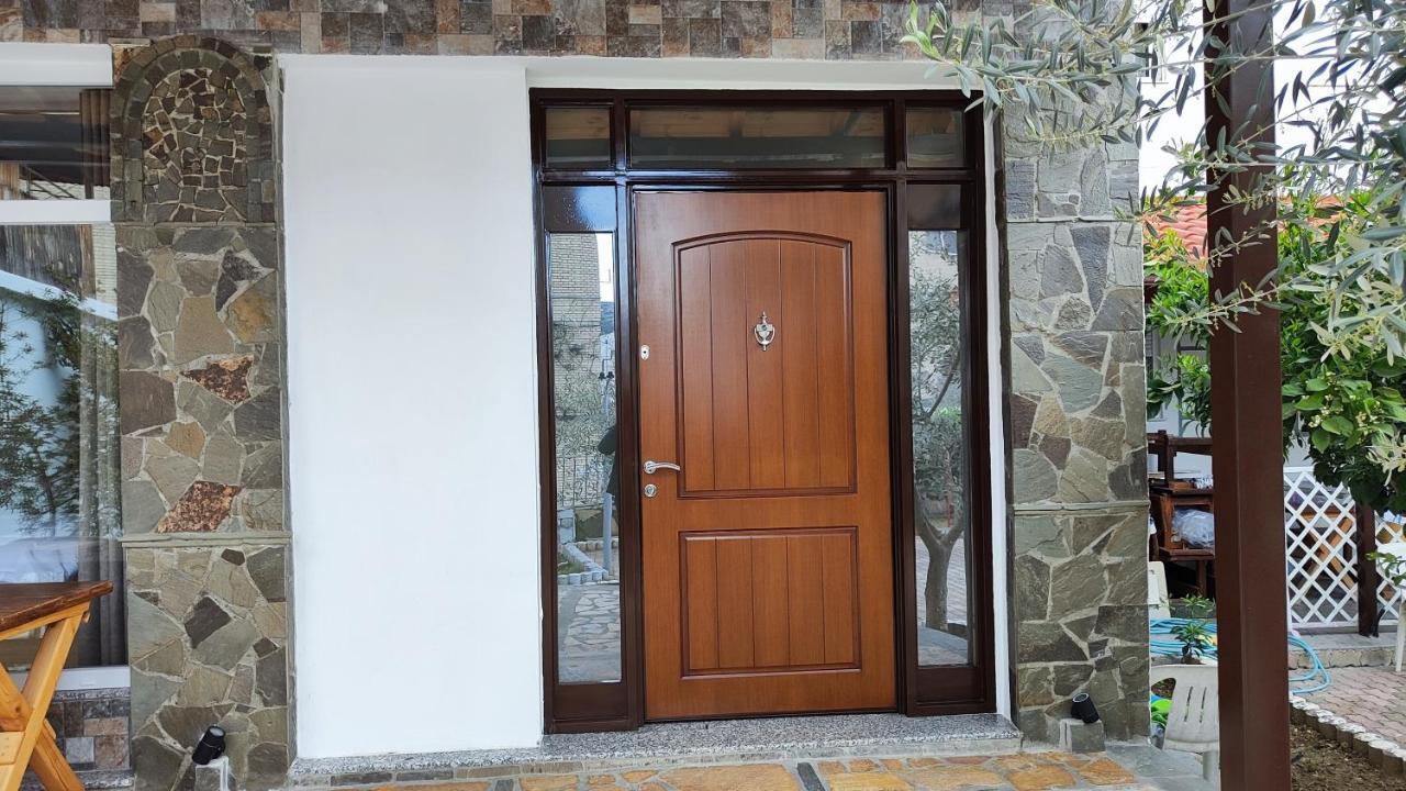 Elvish Garden Boutique B&B Берат Екстер'єр фото