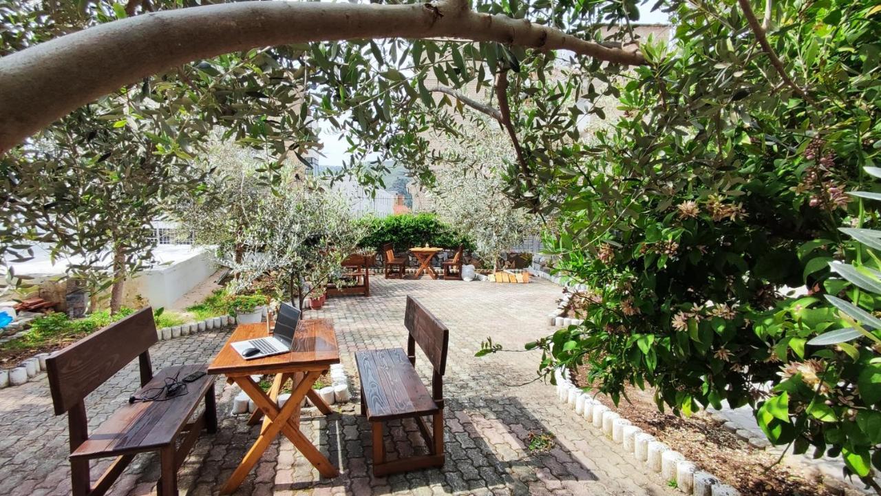 Elvish Garden Boutique B&B Берат Екстер'єр фото