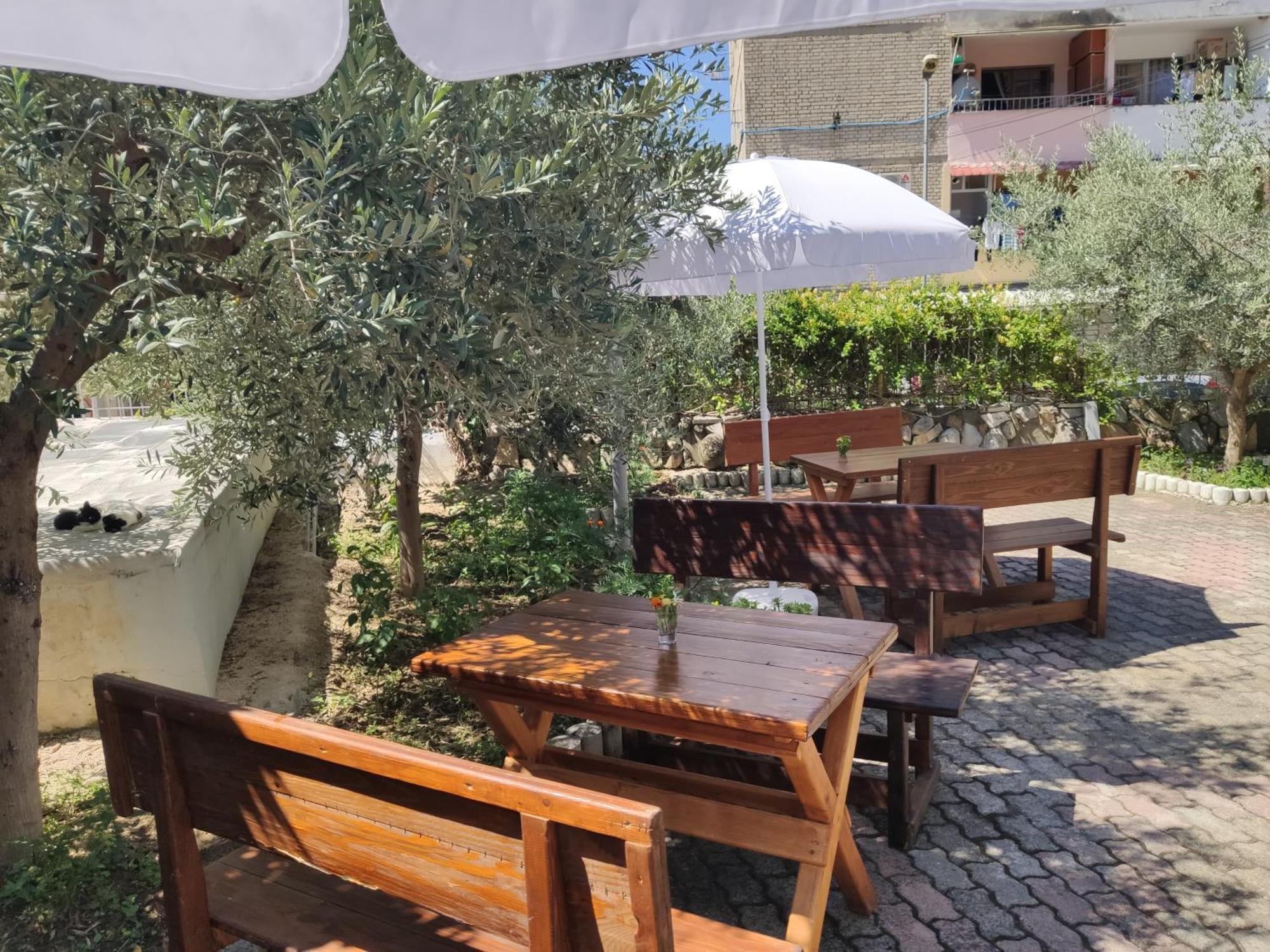 Elvish Garden Boutique B&B Берат Екстер'єр фото